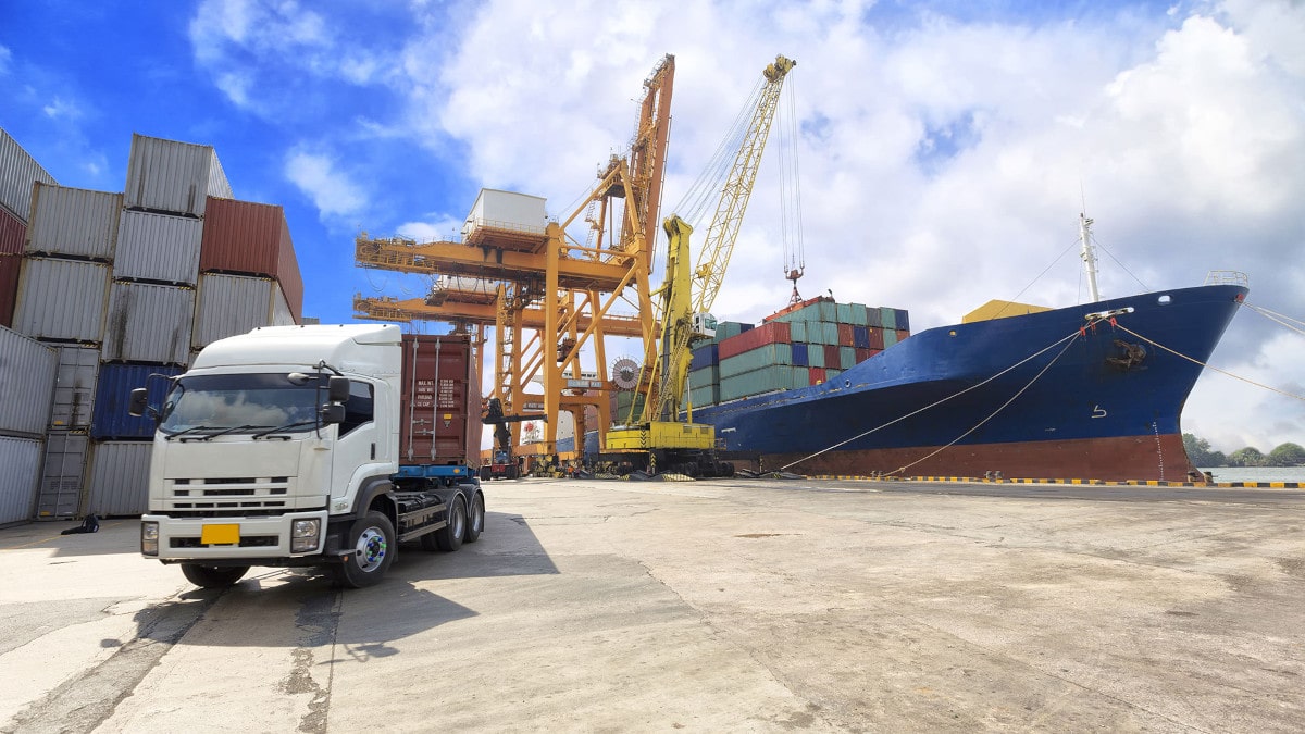 Certificación OEA de Aduana Nacional, representando alta confiabilidad.